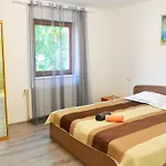 Elena Haus アパートホテル 4*