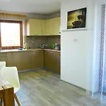 Elena Haus アパートホテル 4*