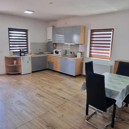 Apart-hotel Elena Haus 3*