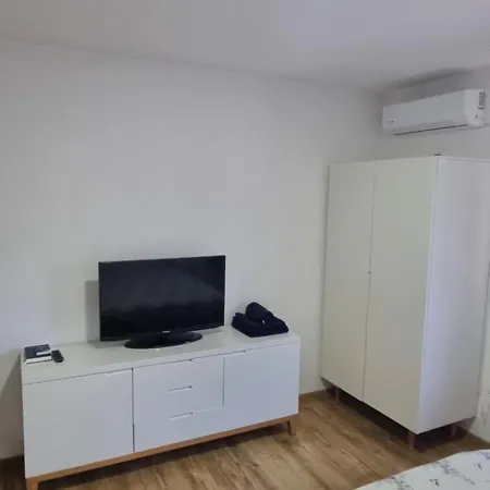 Apart-hotel Elena Haus 3*