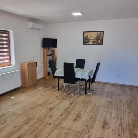 Apart-hotel Elena Haus 3*
