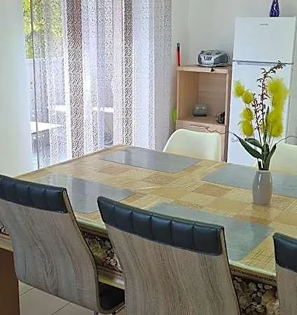 Elena Haus 3*